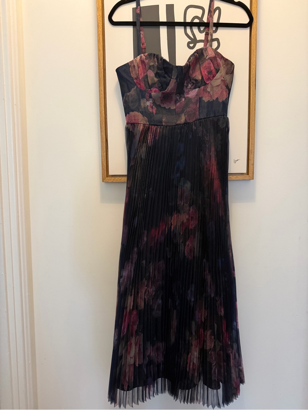 NWT Lulu’s Floral Pleated Dress in Black and Pink